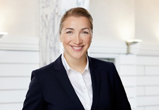 Portrait 






Elena Mock